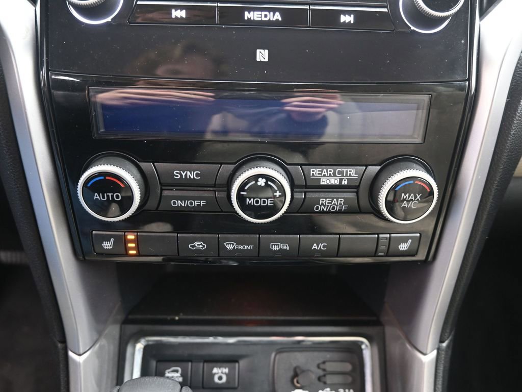 Used 2022 Subaru Ascent Premium w/ Convenience Package image 12