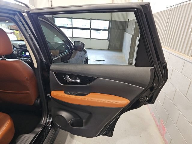 Used 2018 Nissan Rogue SL w/ Premium Package AWD/4WD image 26