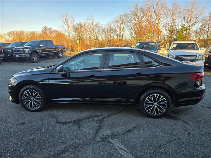 Used 2019 Volkswagen Jetta SE w/ Cold Weather Package FWD image 12