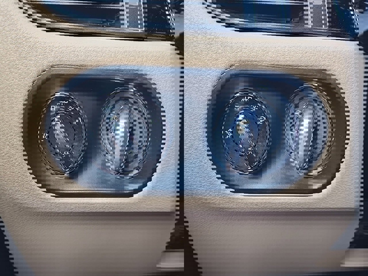 Used 2024 Porsche Macan image 24