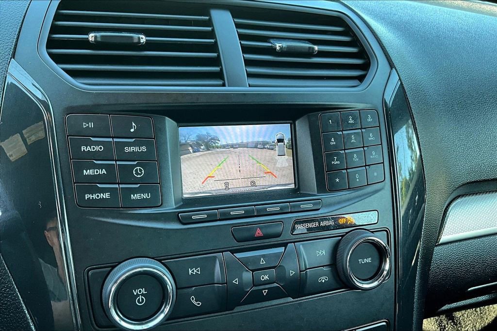 Used 2019 Ford Explorer XLT FWD image 16
