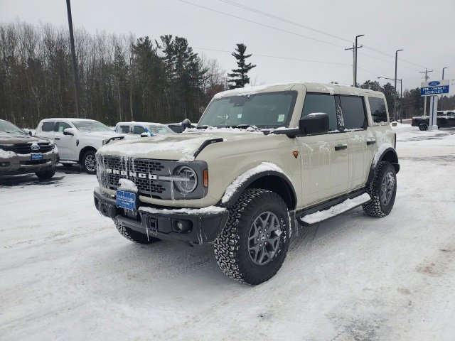 New 2025 Ford Bronco Badlands image 3