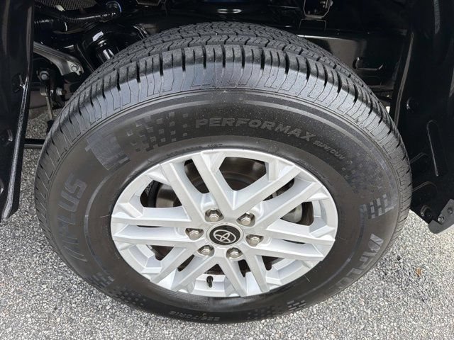 Used 2022 Toyota Tundra SR5 w/ Convenience Package RWD image 29