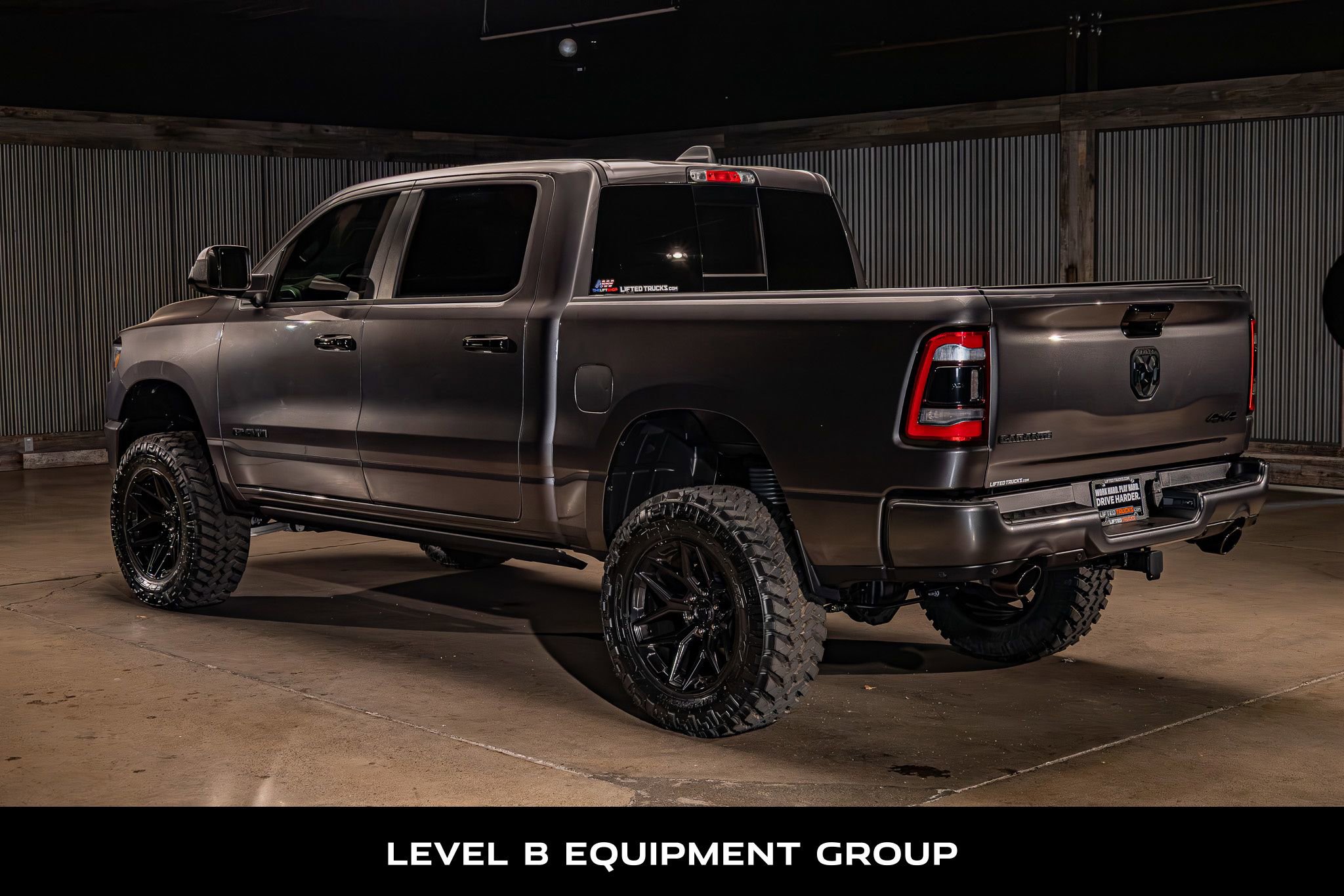Used 2024 RAM 1500 Laramie AWD/4WD image 7