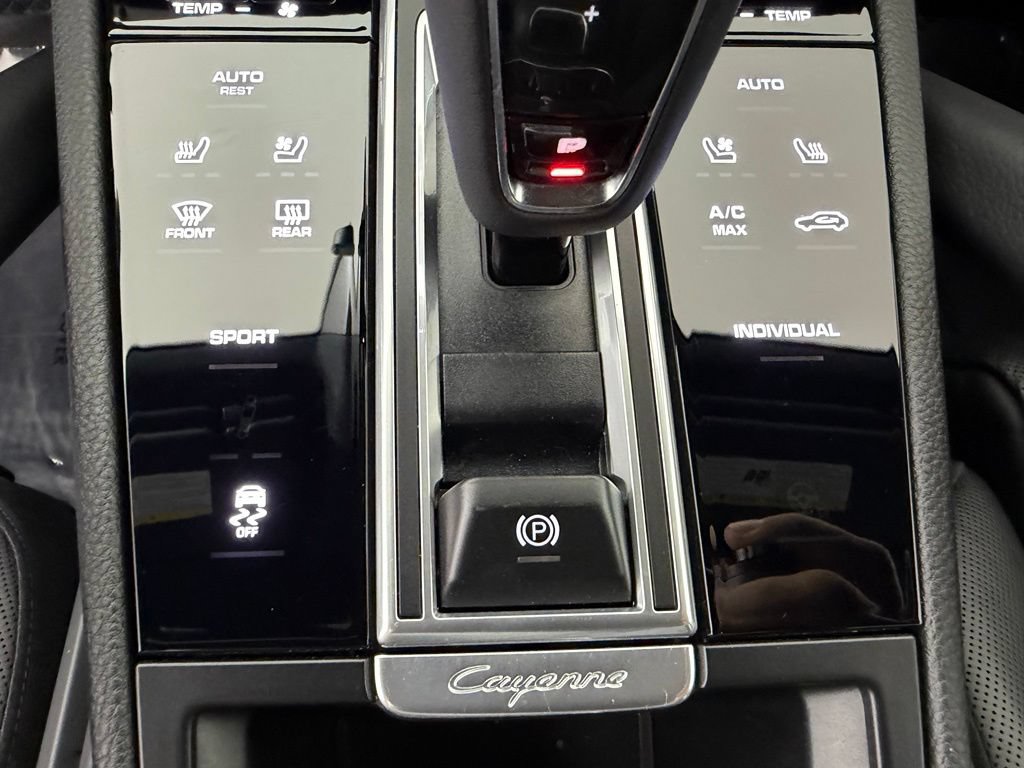 Certified 2023 Porsche Cayenne AWD/4WD image 30