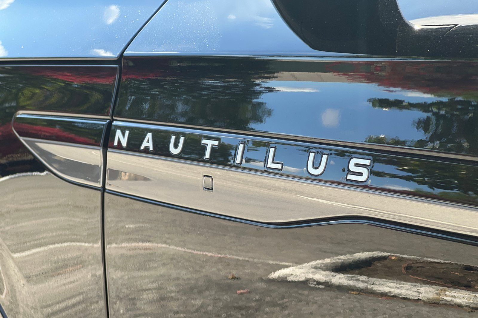 New 2026 Lincoln Nautilus Reserve w/ Jet Appearance Package AWD/4WD image 23