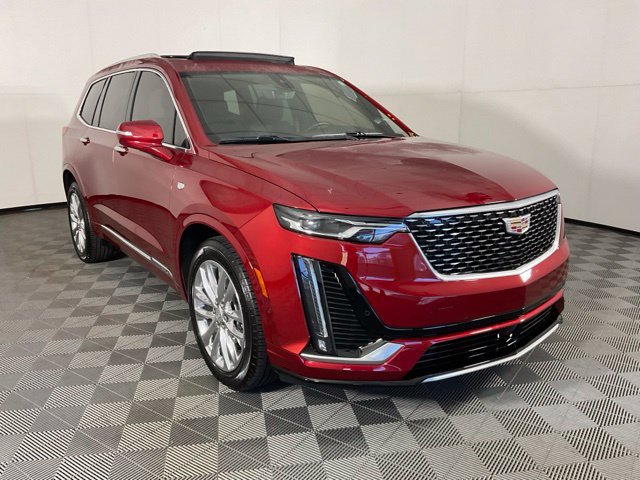 Used 2025 Cadillac XT6 Premium Luxury w/ Technology Package AWD/4WD image 3