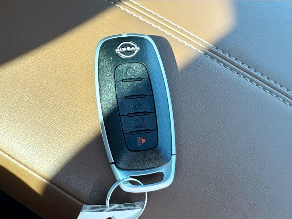 Used 2025 Nissan Pathfinder Platinum image 34