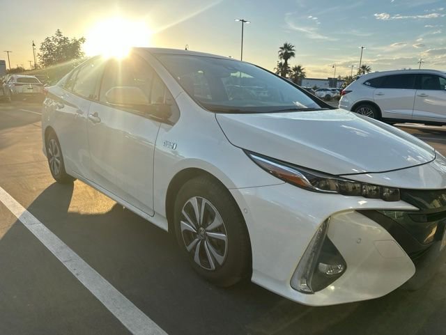 Used 2018 Toyota Prius Prime Advanced w/ Carpet Mat Package FWD image 7