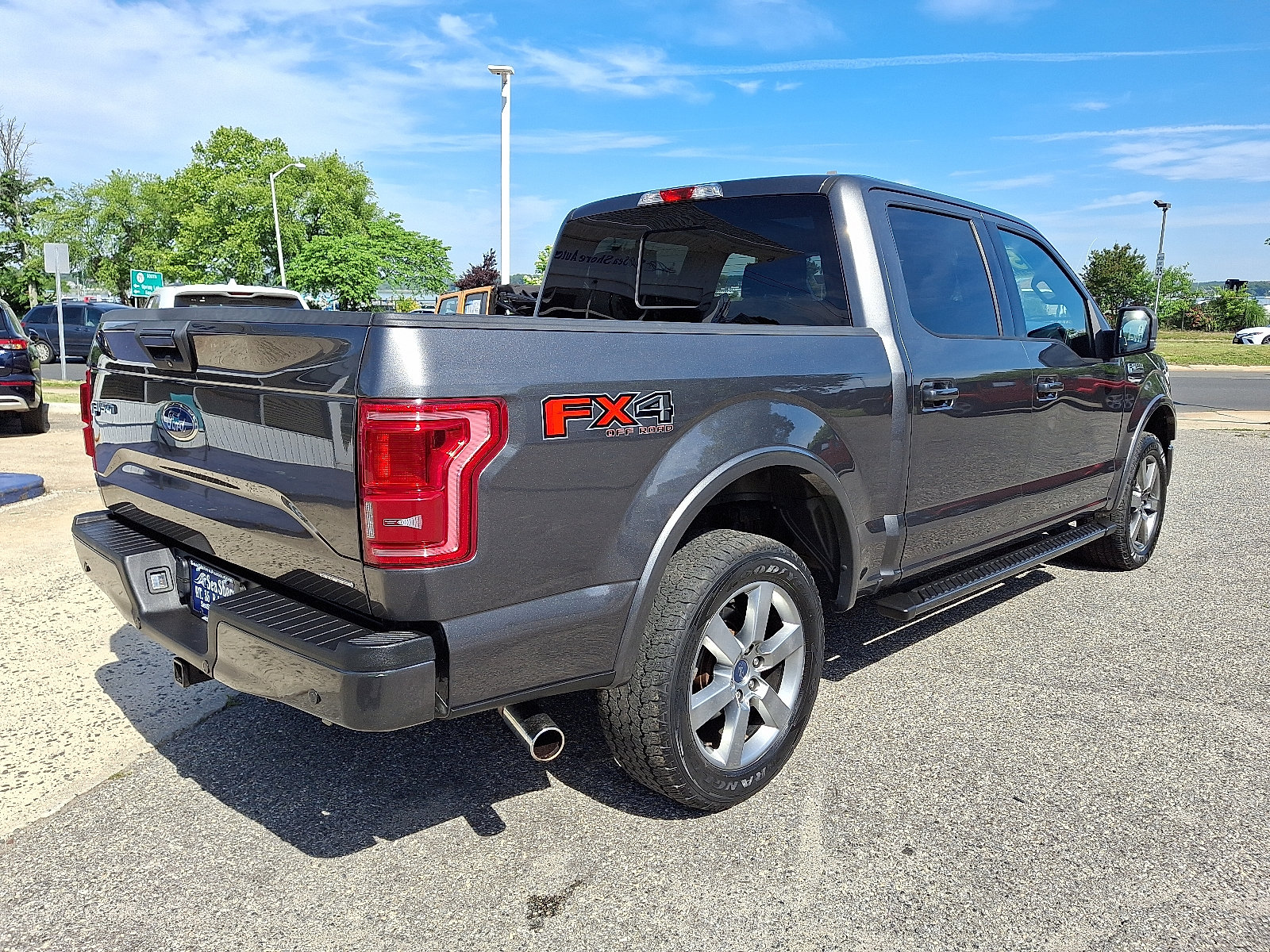 Used 2015 Ford F150 XLT w/ Equipment Group 302A Luxury AWD/4WD image 6