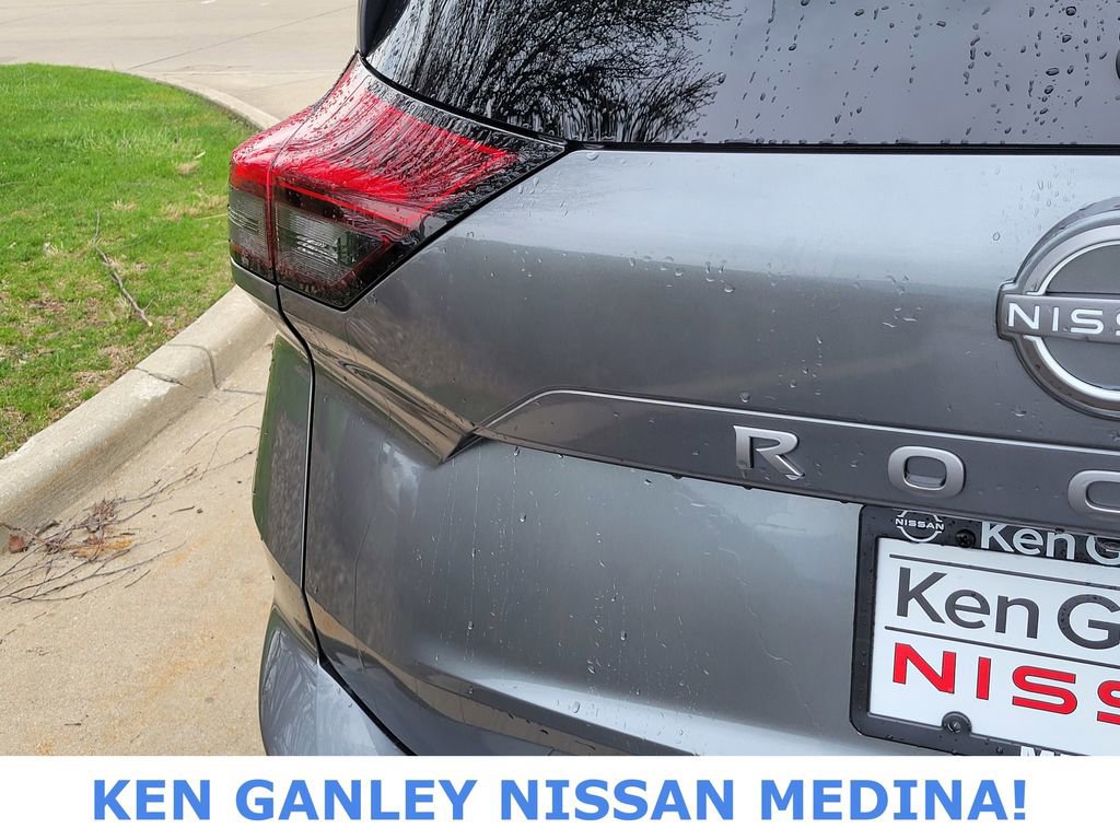 Certified 2025 Nissan Rogue SV FWD image 16