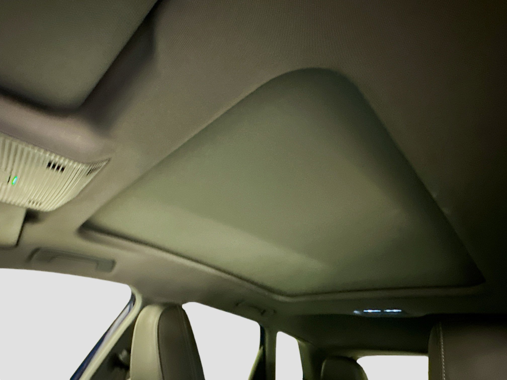 Used 2022 Audi Q4 e-tron Prestige image 27