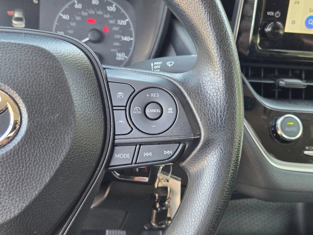 Used 2025 Toyota Corolla LE FWD image 22