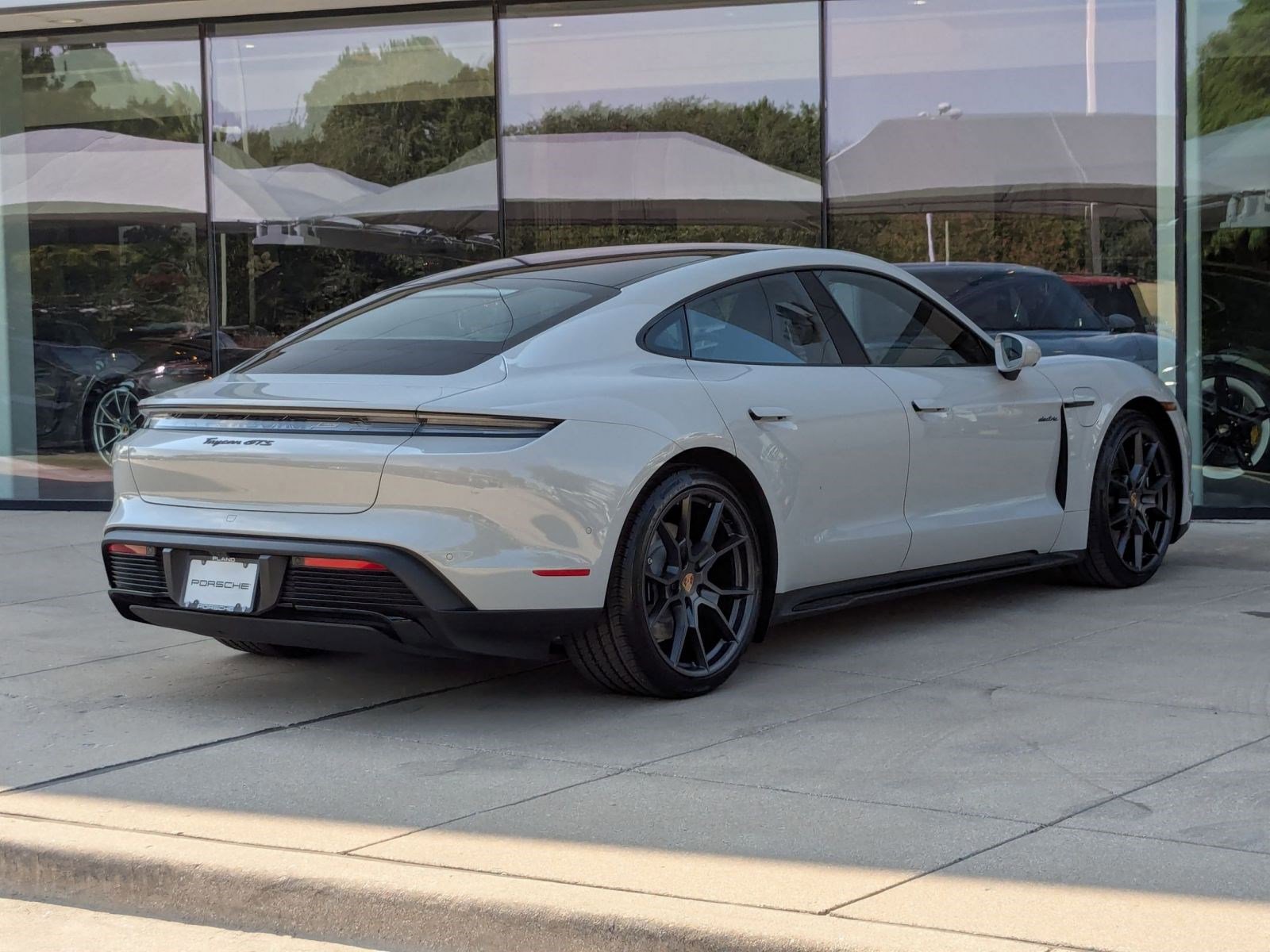 New 2026 Porsche Taycan GTS image 9