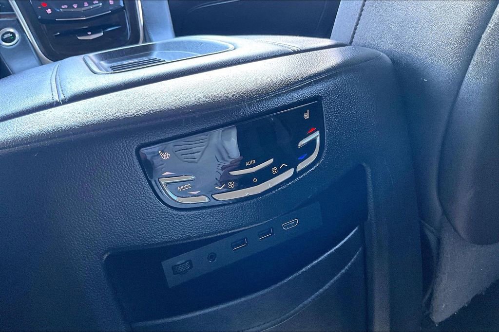 Used 2019 Cadillac Escalade Premium Luxury image 10