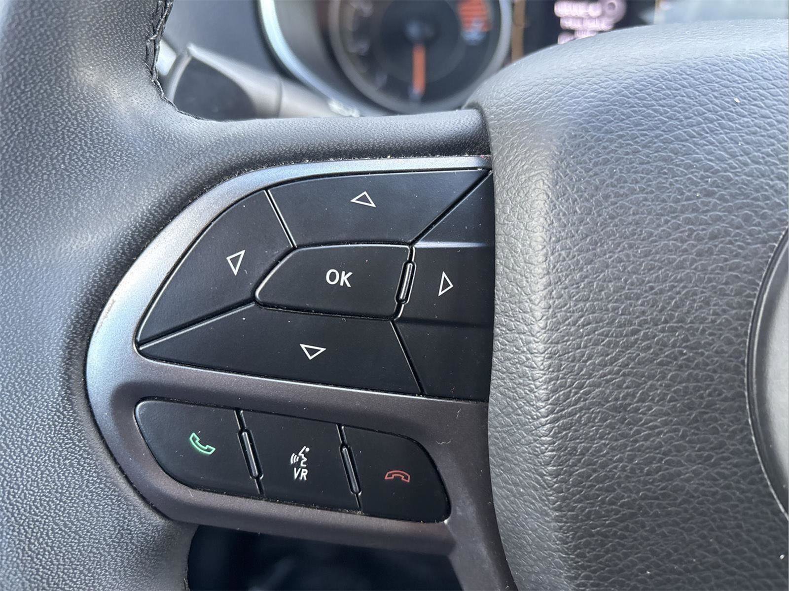 Used 2020 Jeep Cherokee Latitude Plus image 4