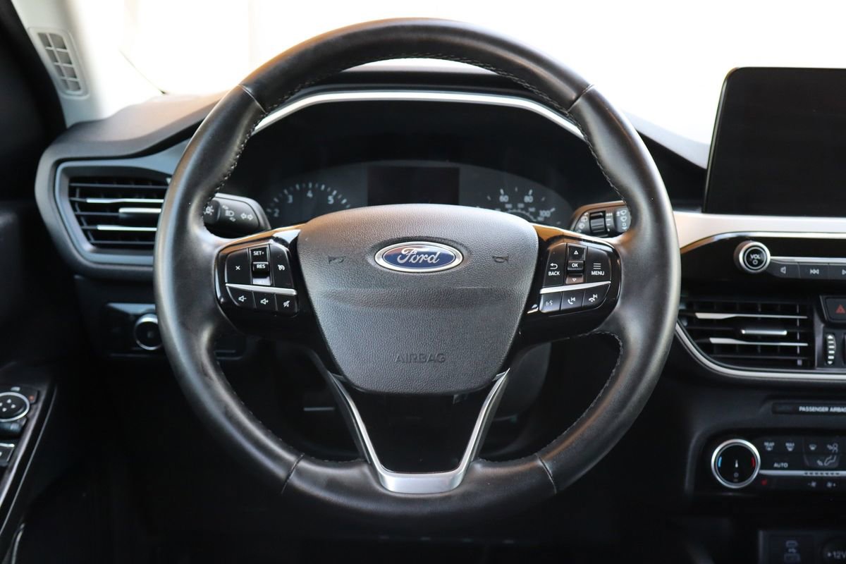 Used 2022 Ford Escape SEL image 18