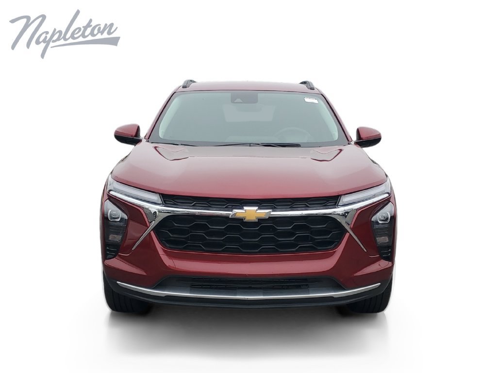 Used 2025 Chevrolet Trax LT FWD image 8