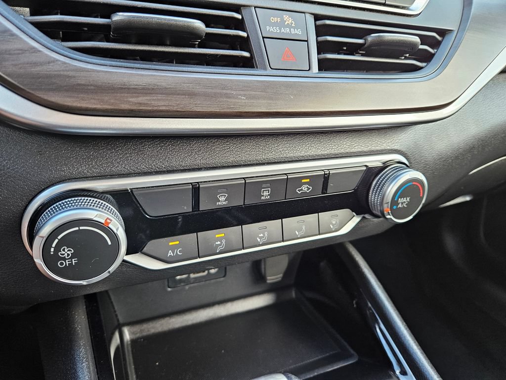 Used 2024 Nissan Altima 2.5 SV FWD image 24
