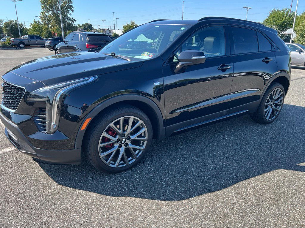 Used 2021 Cadillac XT4 Sport w/ Cold Weather Package AWD/4WD image 5
