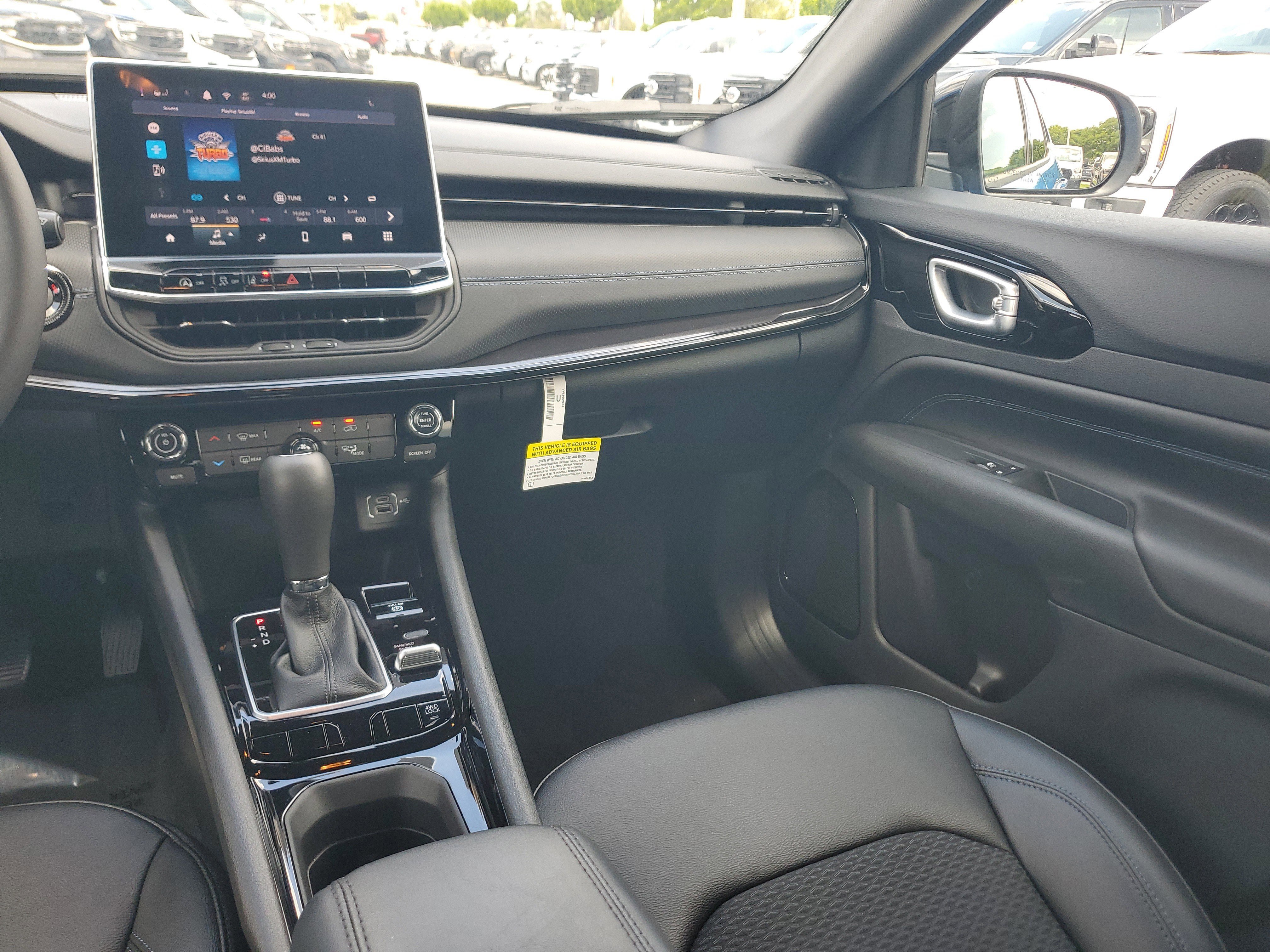 Used 2026 Jeep Compass Latitude AWD/4WD image 15
