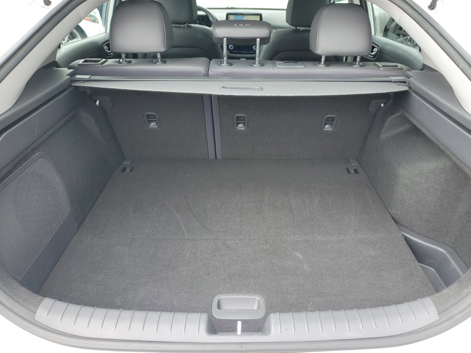 Used 2020 Hyundai Ioniq Limited image 8