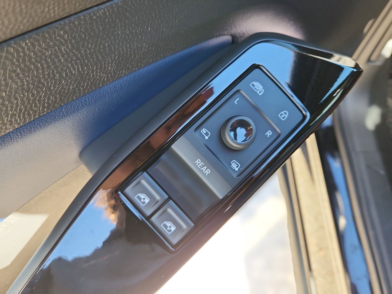 New 2025 Volkswagen ID.4 Pro S Plus image 7