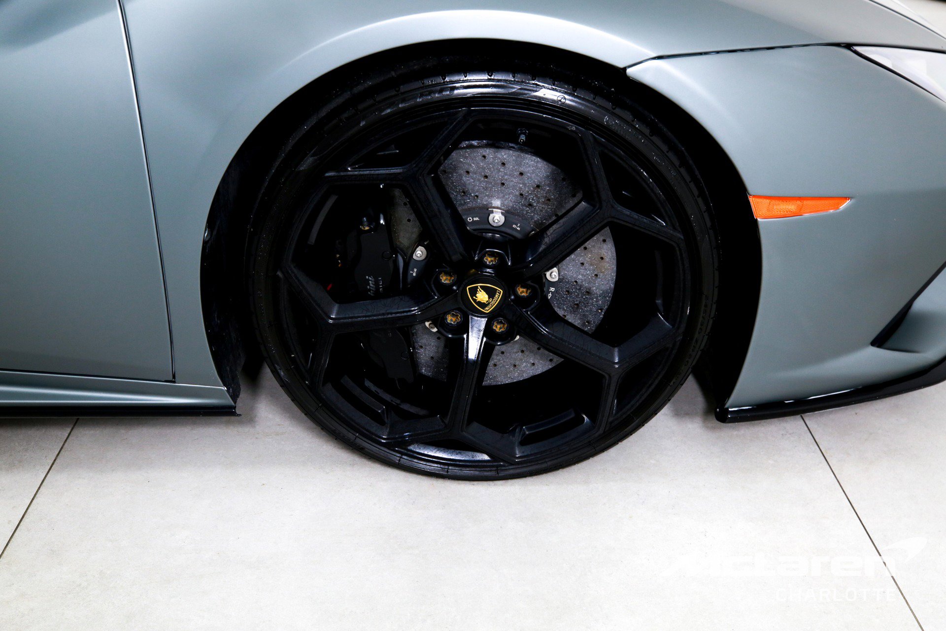 Used 2021 Lamborghini Huracan EVO image 27