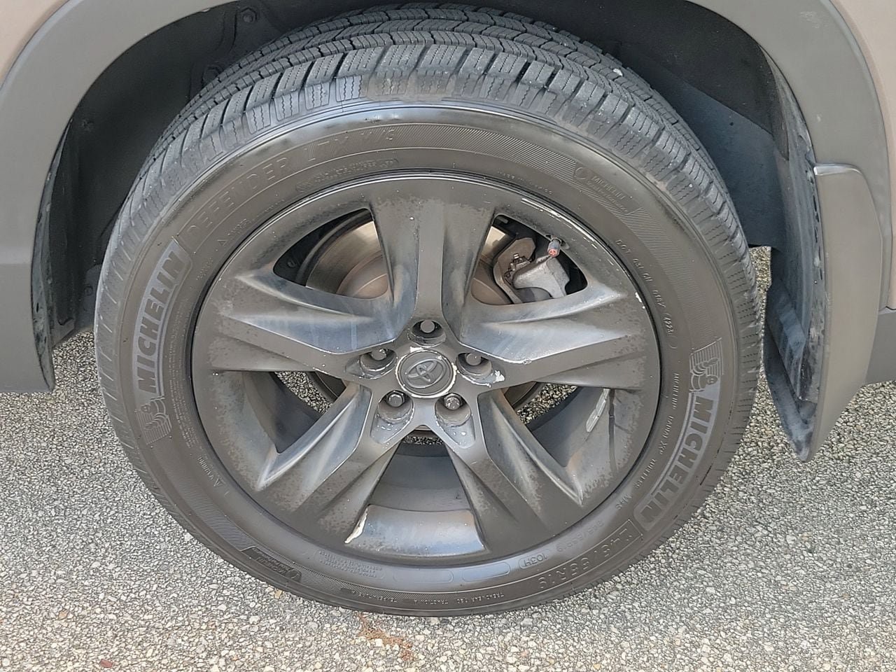 Used 2019 Toyota Highlander Limited AWD/4WD image 5