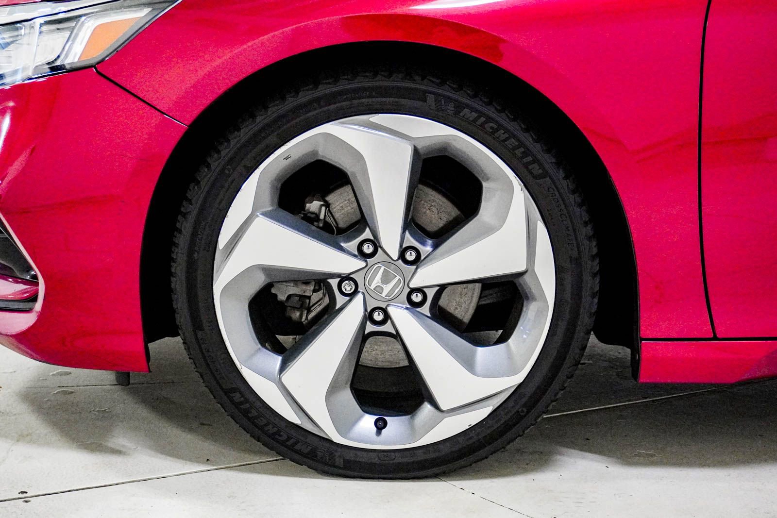 Used 2018 Honda Accord Touring image 16