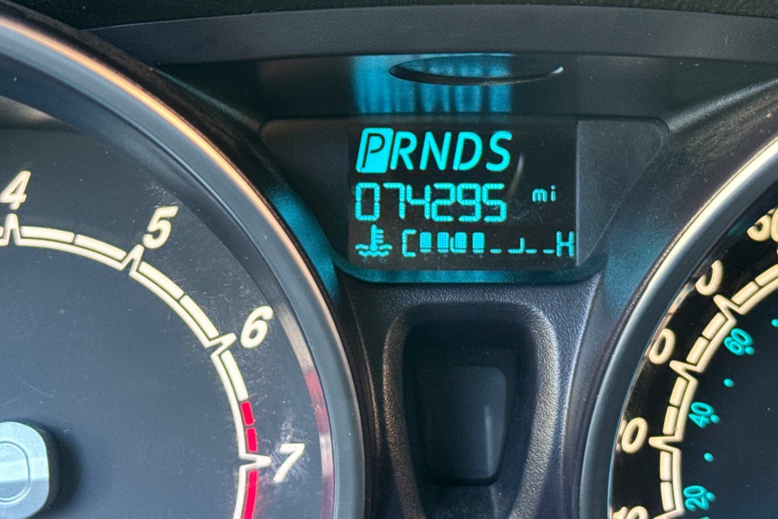 Used 2014 Ford Fiesta SE w/ Equipment Group 201B FWD image 22