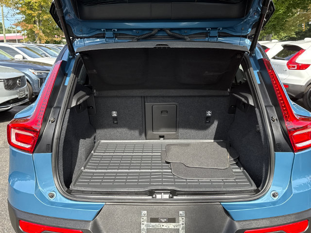 Certified 2023 Volvo XC40 Recharge Plus w/ Protection Package Premier AWD/4WD image 25