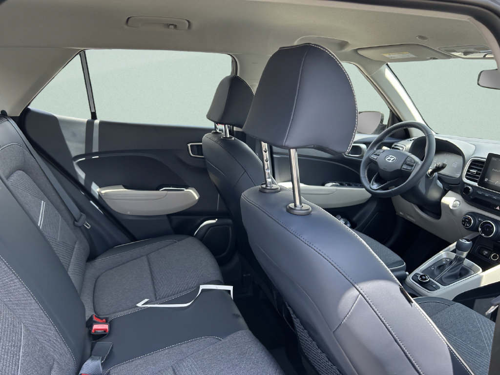 New 2026 Hyundai Venue SEL FWD image 19