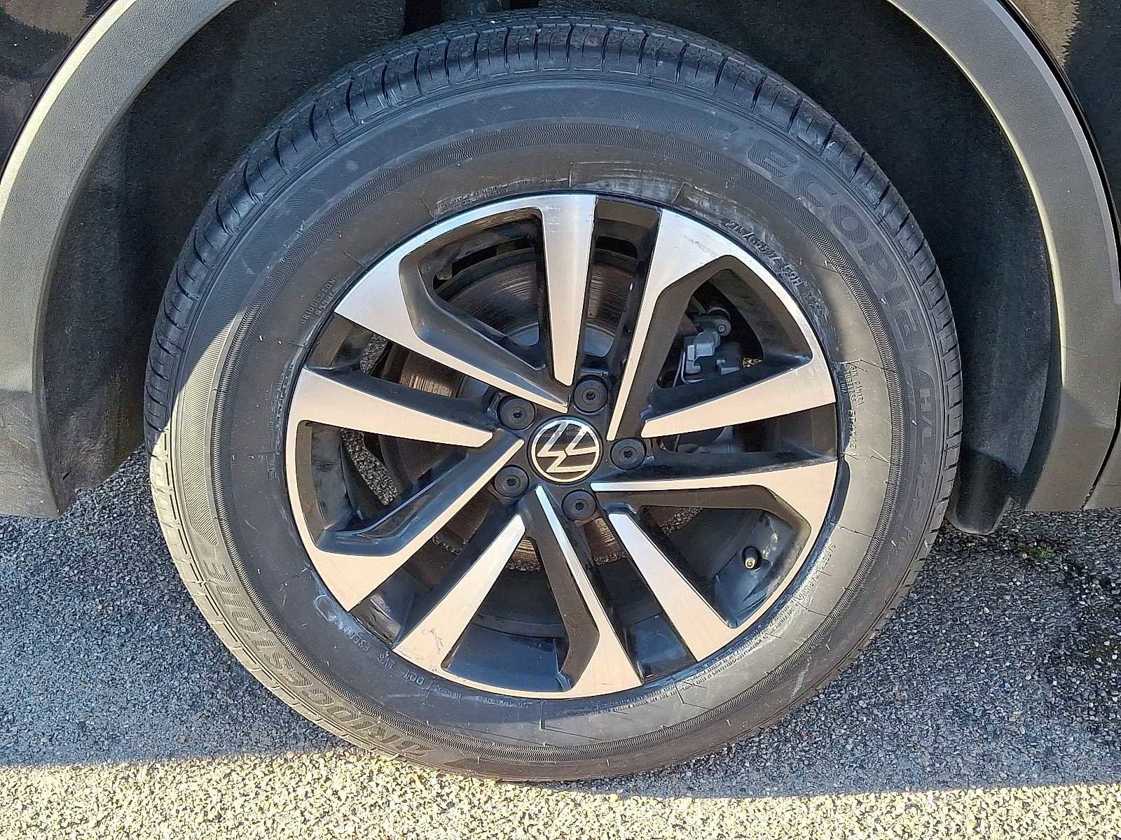 Used 2024 Volkswagen Tiguan S image 6