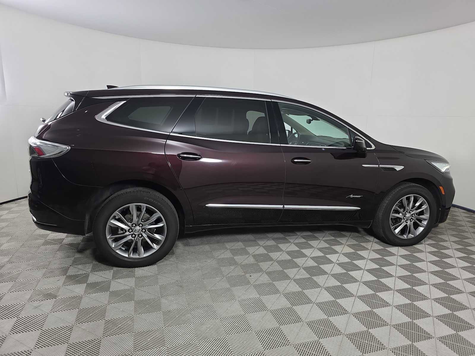 Used 2023 Buick Enclave Avenir w/ Avenir Technology Package image 9