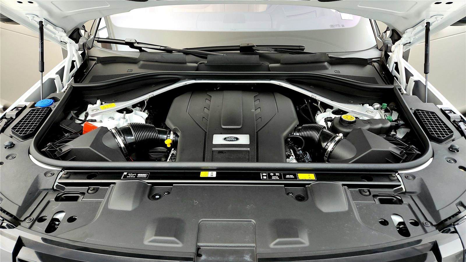 Used 2023 Land Rover Range Rover SE image 13