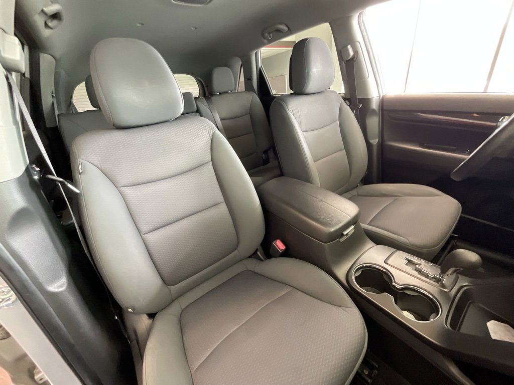 Used 2013 Kia Sorento LX image 17