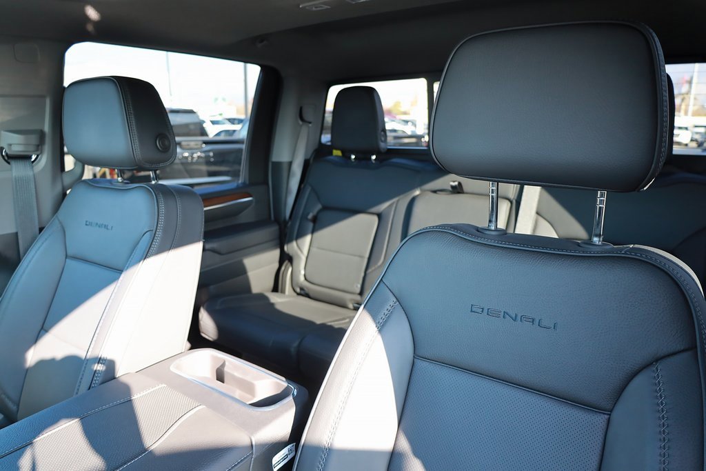 Used 2025 GMC Sierra 3500 Denali w/ Denali Reserve Package image 16