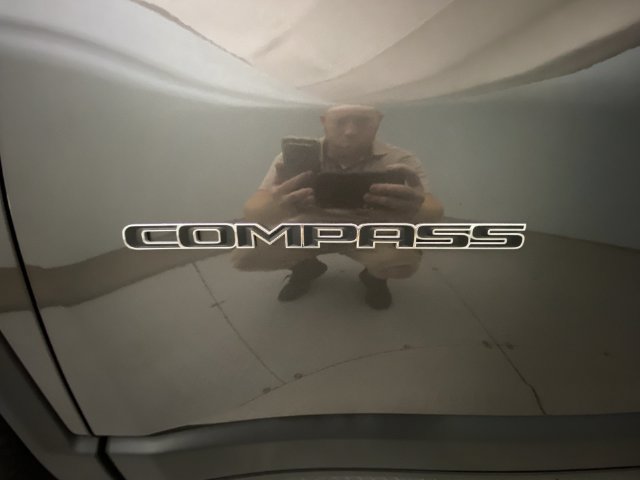 Used 2022 Jeep Compass Latitude AWD/4WD image 25