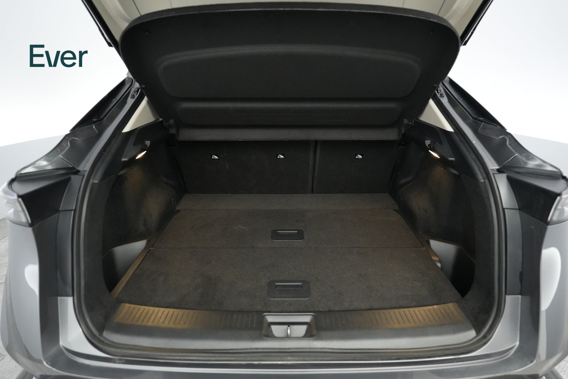 Used 2024 Nissan Ariya AWD image 8