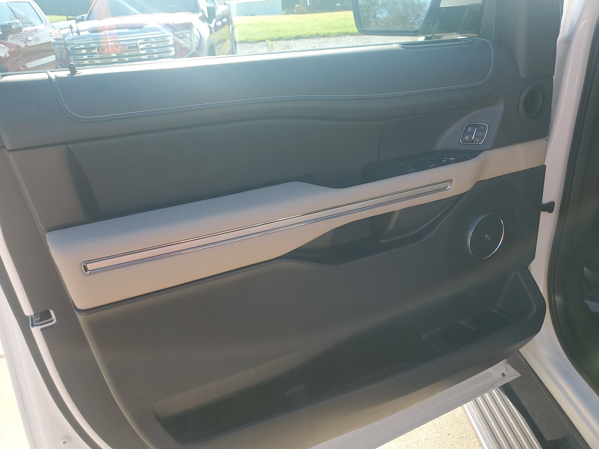 Used 2024 Ford Expedition Limited AWD/4WD image 30