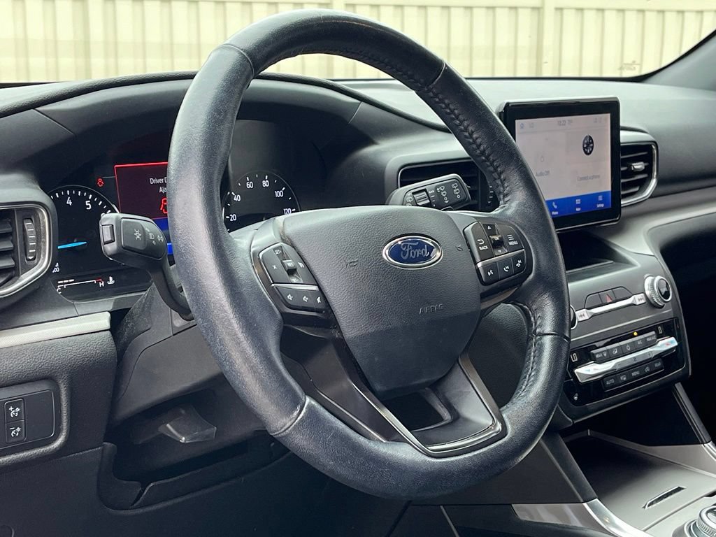 Used 2020 Ford Explorer XLT w/ Equipment Group 202A AWD/4WD image 19