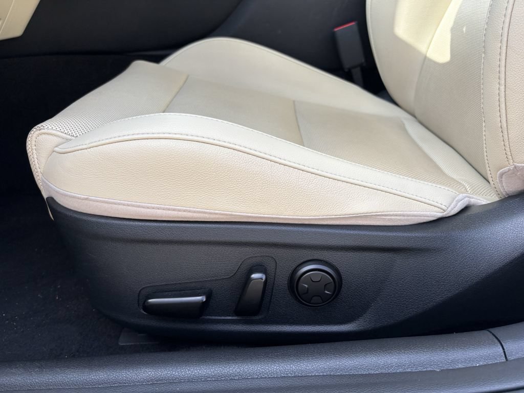 Used 2023 Kia Stinger GT-Line w/ Sun & Sound Package RWD image 13