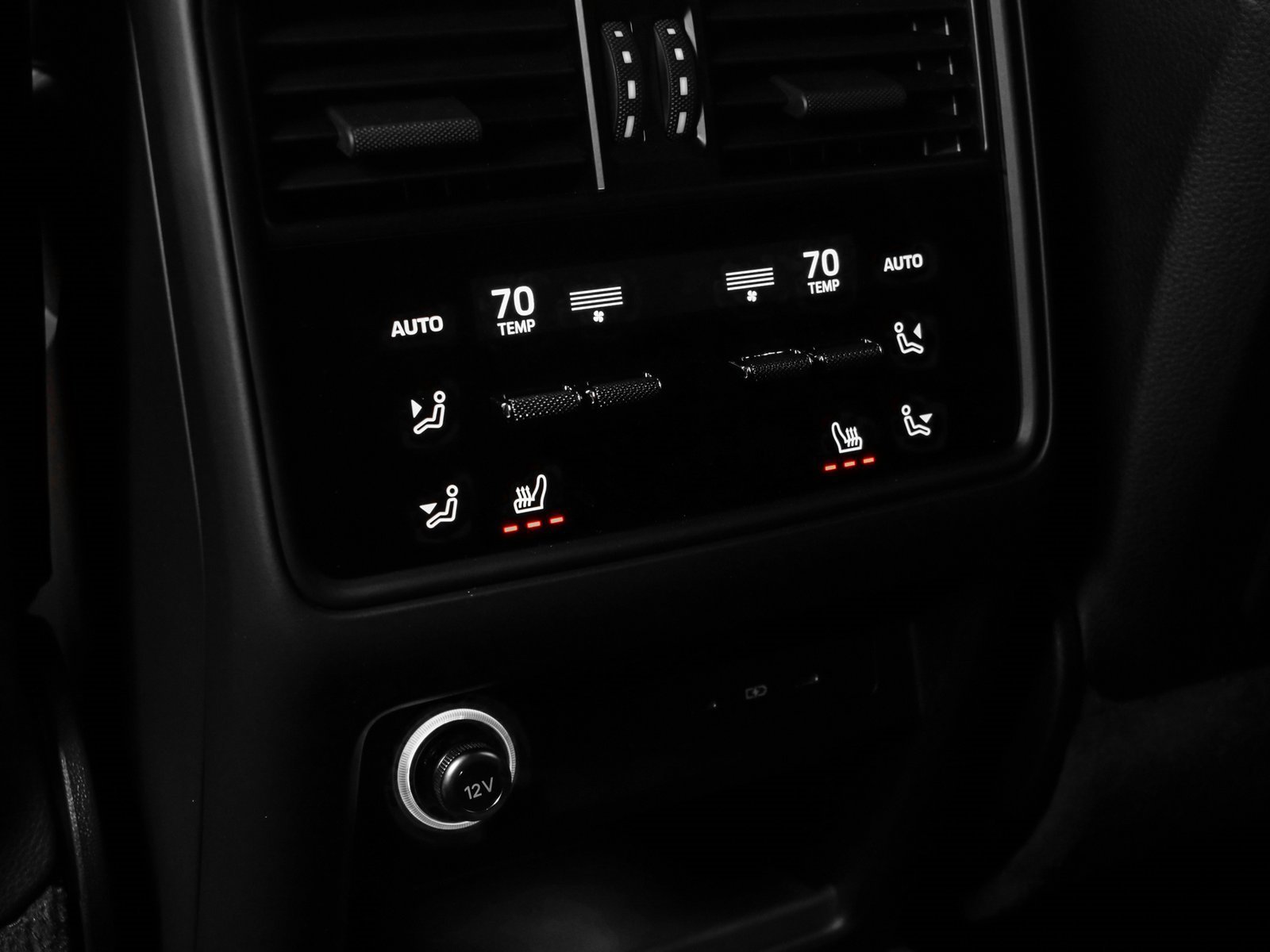 Used 2025 Porsche Cayenne Coupe image 49