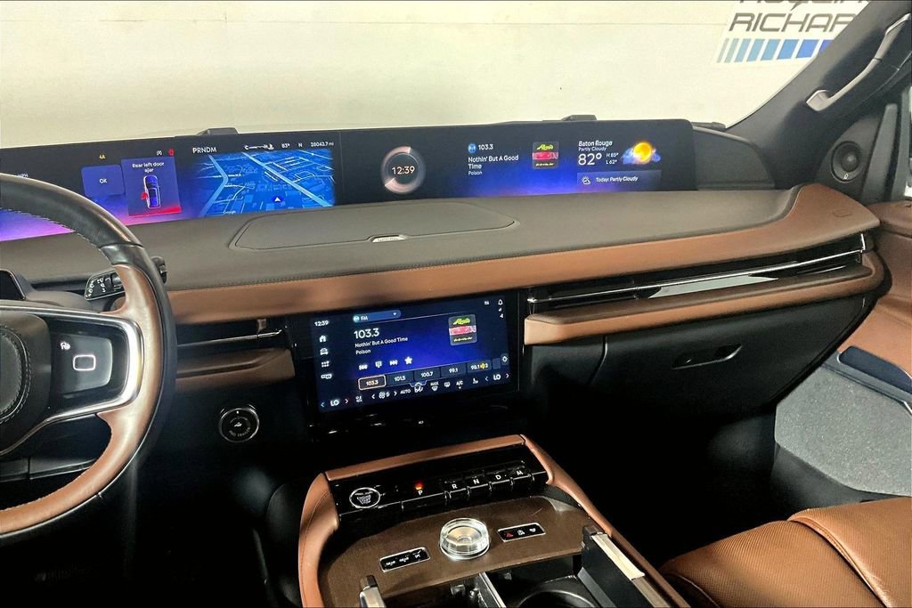 Used 2025 Lincoln Navigator Reserve image 5