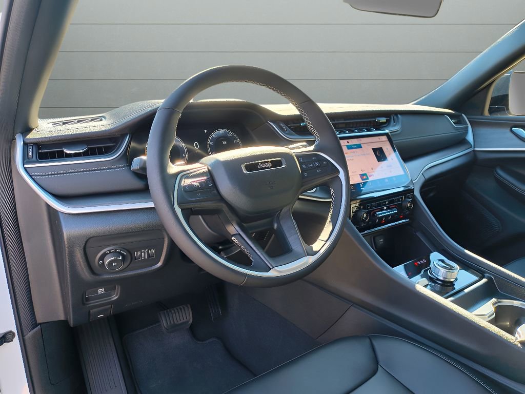 New 2025 Jeep Grand Cherokee Limited w/ Trailer Tow Package image 17