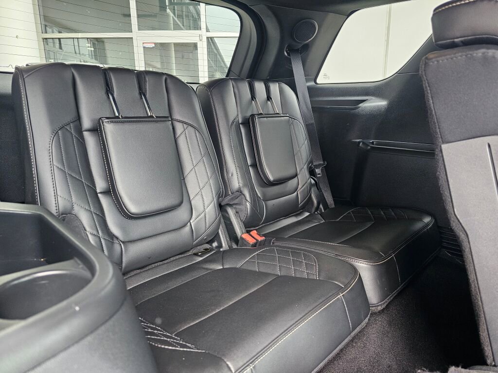 Used 2018 Ford Explorer Platinum AWD/4WD image 14