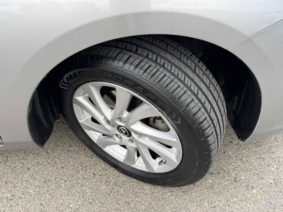 Used 2013 MAZDA MAZDA3 i Touring image 36