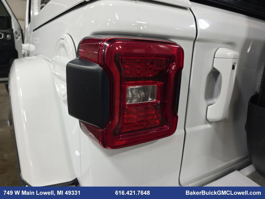 Used 2022 Jeep Wrangler Unlimited Sahara image 32