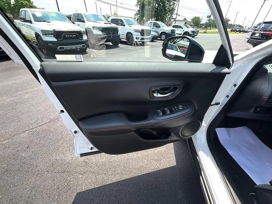 Used 2026 Honda HR-V Sport image 12